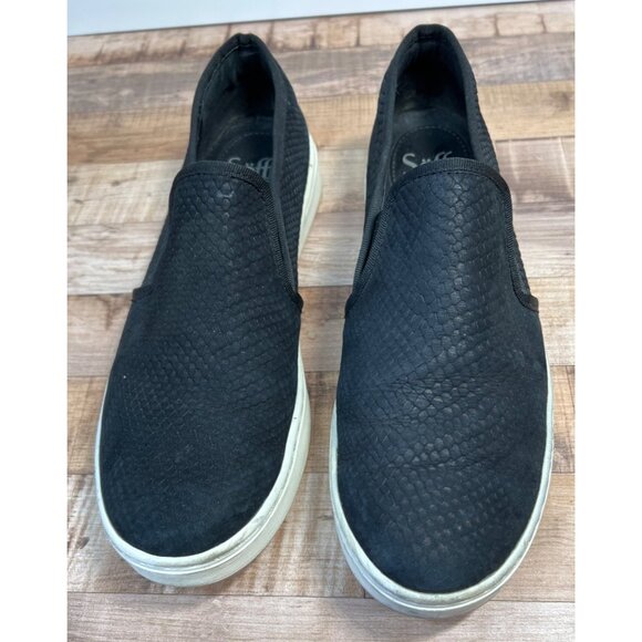 Söfft Black Slip-On Sneakers With Textured Upper & White Sole - Picture 2 of 5
